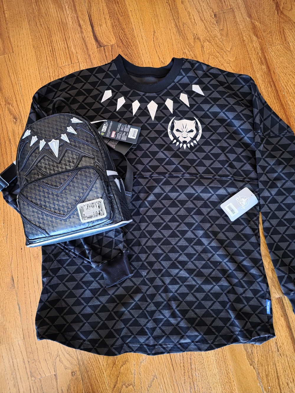 Black Panther Disneyland Spirit Jersey and Loungefly Backpack - M